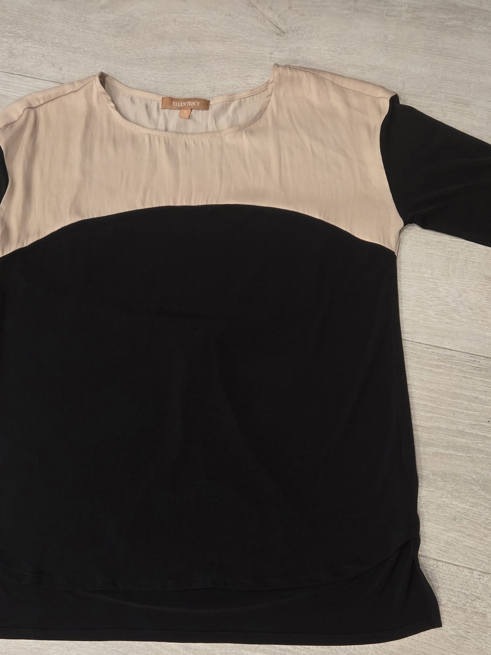 Ellen Tracy Black and Beige Colorblock Long Sleeve Top